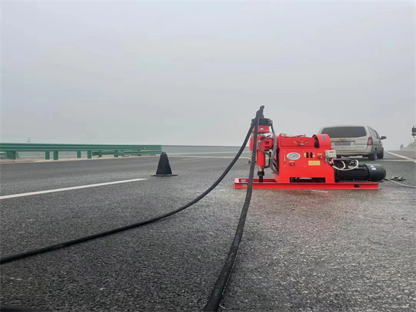 灯塔马路路基路面开裂下沉注浆加固灌浆